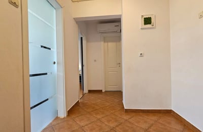 Alquiler de amplios apartamentos de 2 habitaciones, 55 m², en el distrito de Tomis Nord, Constanța, Rumanía